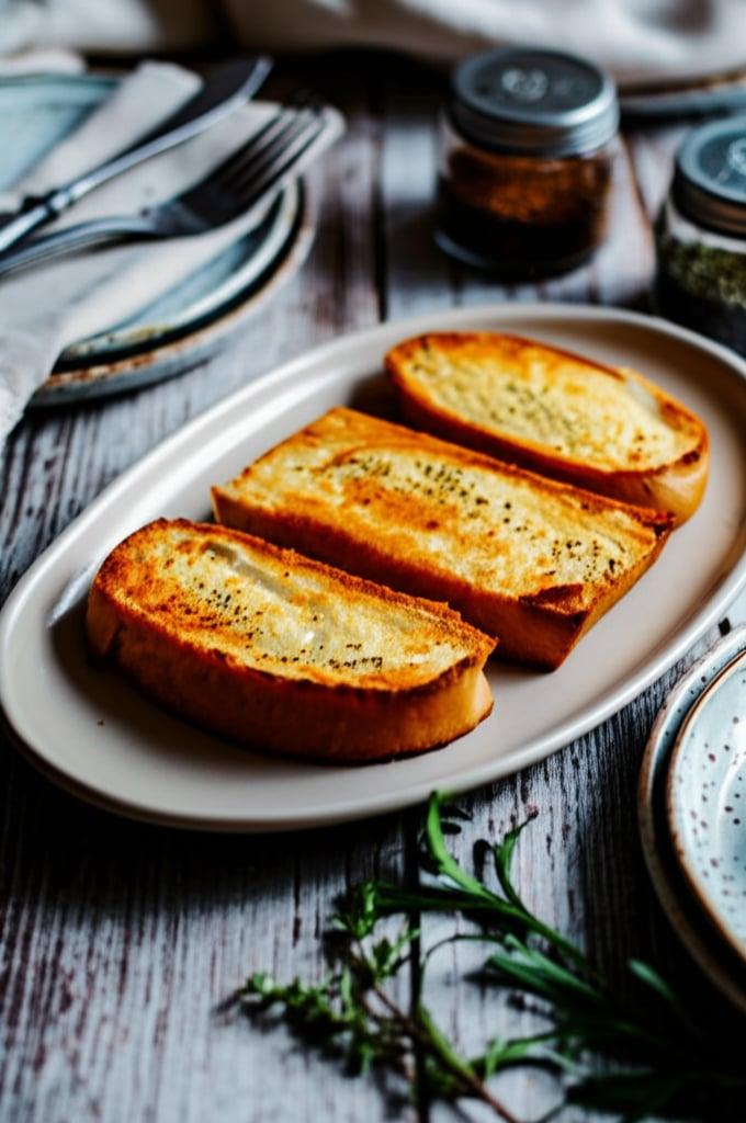 Frozen Garlic Bread in Air Fryer