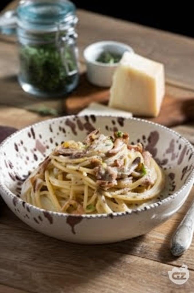 Spaghetti with mushrooms and taleggio cheese